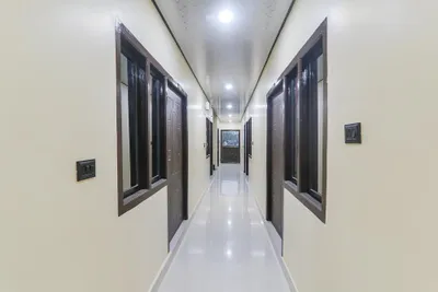 Lobby-corridor
