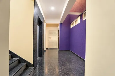Lobby-corridor
