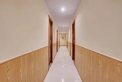 Lobby-corridor