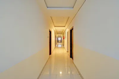 Lobby-corridor
