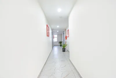 Lobby-corridor