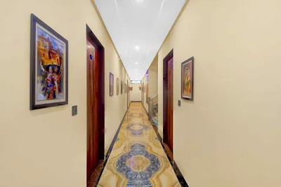 Lobby-corridor