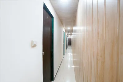 Lobby-corridor