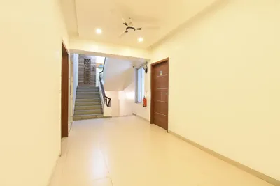 Lobby-corridor