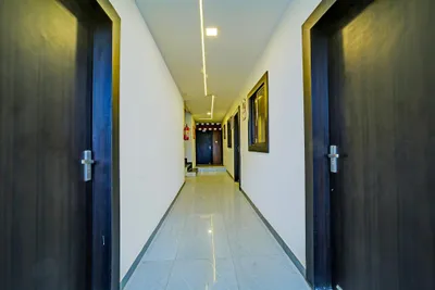 Lobby-corridor