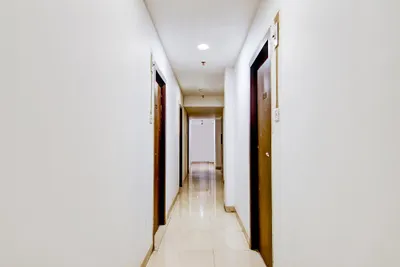 Lobby-corridor