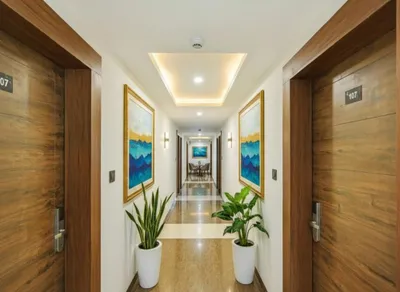 Lobby-corridor