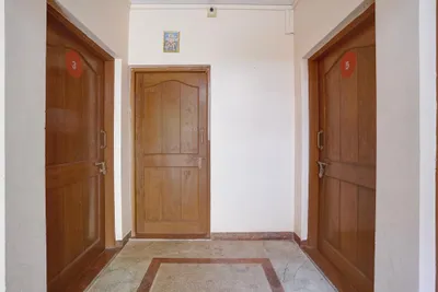 Lobby-corridor