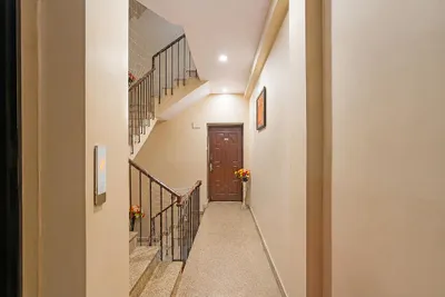 Lobby-corridor