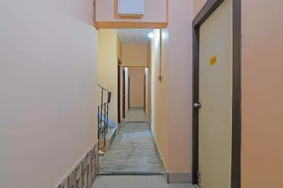 Lobby-corridor