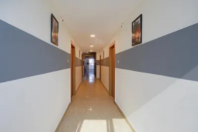 Lobby-corridor