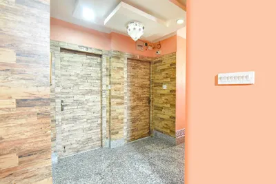 Lobby-corridor