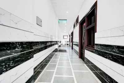 Lobby-corridor