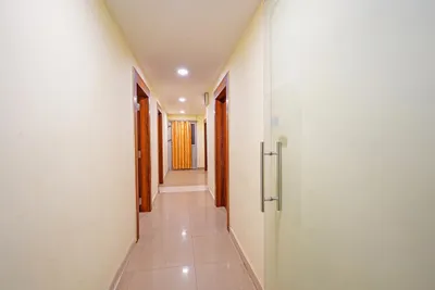 Lobby-corridor