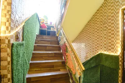 Lobby-corridor