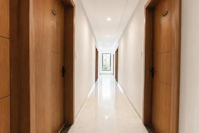 Lobby-corridor
