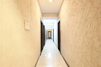 Lobby-corridor