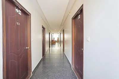 Lobby-corridor