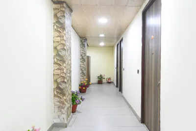 Lobby-corridor