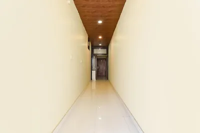 Lobby-corridor