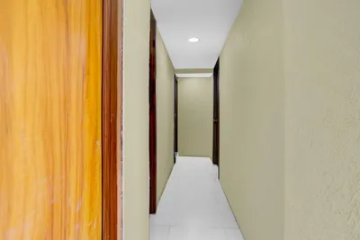 Lobby-corridor