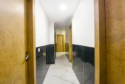 Lobby-corridor