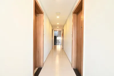 Lobby-corridor