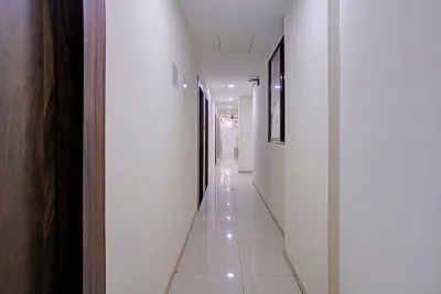 Lobby-corridor
