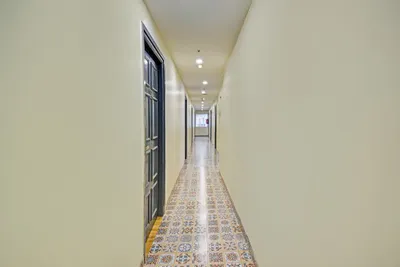 Lobby-corridor