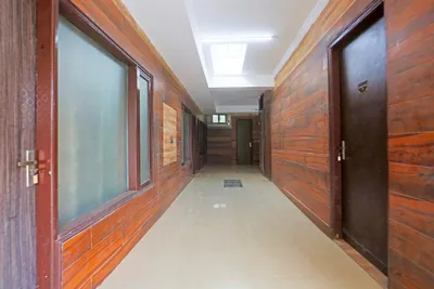 Lobby-corridor