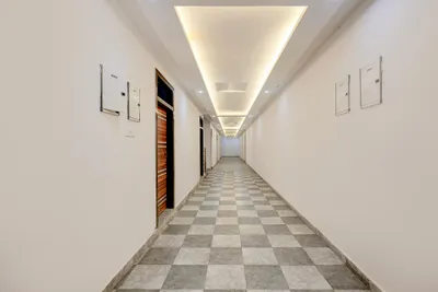 Lobby-corridor