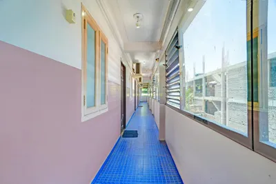 Lobby-corridor