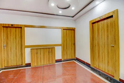 Lobby-corridor