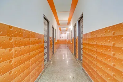 Lobby-corridor