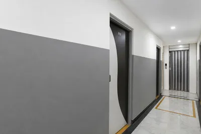 Lobby-corridor