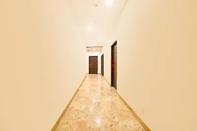 Lobby-corridor