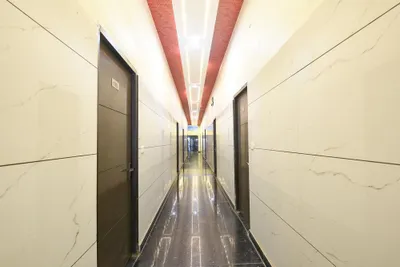 Lobby-corridor