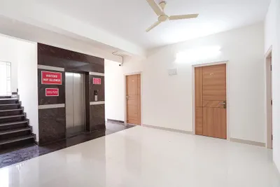 Lobby-corridor
