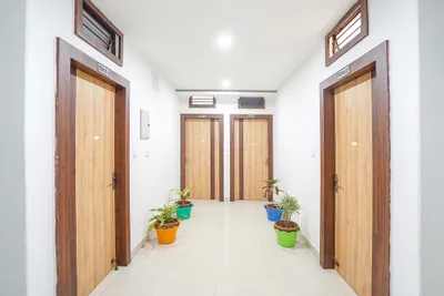 Lobby-corridor