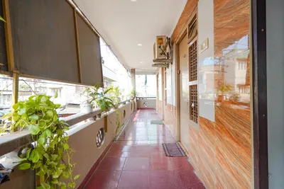 Lobby-corridor
