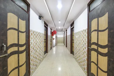 Lobby-corridor