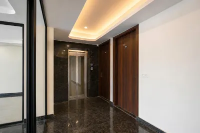 Lobby-corridor