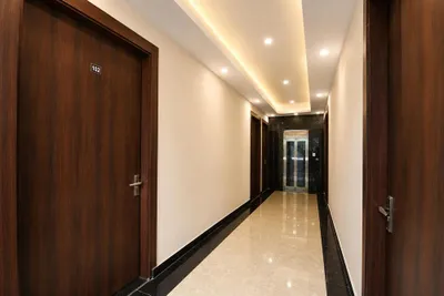 Lobby-corridor