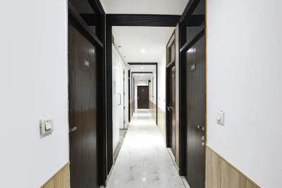 Lobby-corridor