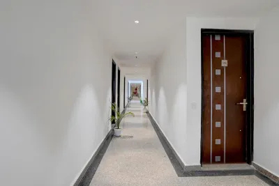 Lobby-corridor