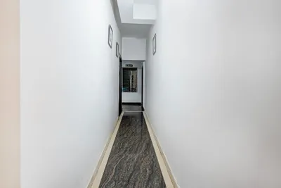 Lobby-corridor