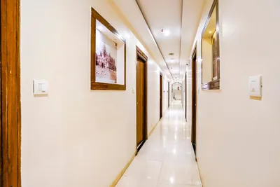 Lobby-corridor