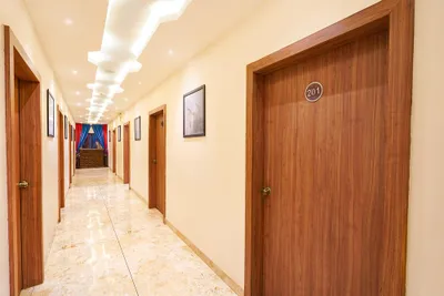 Lobby-corridor