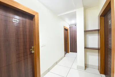 Lobby-corridor