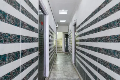 Lobby-corridor